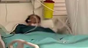 تصاویر صابر کاظمی روی تخت بیمارستان و توضیح معاون وزیر بهداشت