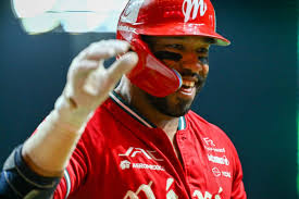 Jon Singleton y Rio Ruiz comandan a la ofensiva escarlata para vencer a los CTBC Brothers