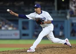 Another Edwin Díaz meltdown dooms Dodgers in loss to first-place Brewers