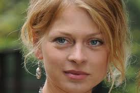 Berichtet die Schauspielerin Isabell Gerschke (32).