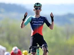 "Il peut gagner le Tour" : Seixas adoubé par Van der Poel