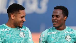 Escalação do Palmeiras: Vitor Roque deve reforçar ataque com Arias na Libertadores
