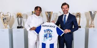 “É um filho desta casa, que sempre quisemos ver vencer no FC Porto”