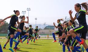 Seleções masculina e feminina entram em campo hoje de olho nas Copas
