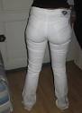 Ass sexy en pantalon moulant avec string visible faisant podium fr