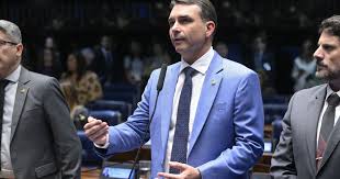 Moraes marca depoimento de Flávio em ação por suposta calúnia contra Lula