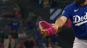 Alex Vesia honors late daughter with special glove