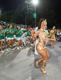 Viviane Araújo participa de ensaio técnico da Mancha Verde, no Sambódromo, em São Paulo