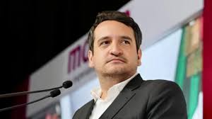 “No tengo conocimiento de eso”, dice Sheinbaum sobre filtración de salida de Andrés Manuel López Beltrán de Morena