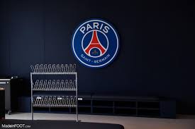 PSG - Pour affronter le RC Lens, le PSG arborera un flocage lunaire sur son maillot !