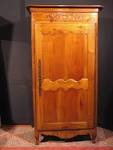 Armoire ancienne une porte