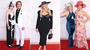 Anna Nicole Smith’s lookalike daughter turns heads in dramatic new look at Kentucky Derby as stars take over