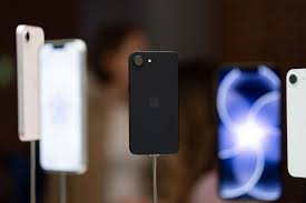 Apple’s $600B Rally: Why Traders Are Dumping AI Hype for iPhone Price Hikes