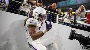 आरोन जोन्स: NFL के टॉप 100 खिलाड़ियों में 98वें स्थान पर! - Imagen principal del artículo
