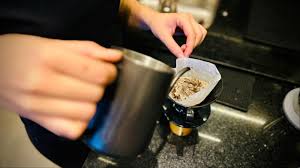 Vai um cafezinho? Entre copinhos e aroma, café segue tradição em Campo Grande