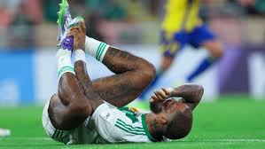 فيديو: نجم أهلي جدة يتورط في مشاجرة.. والشرطة تتدخل