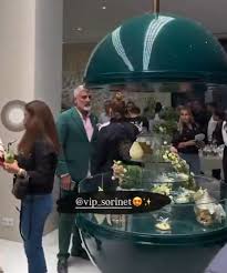 بالاترین: کافه Vip و اختلاسگر بزرگ بابک زنجانی توی شهرک غرب تهران، افتتاح شد