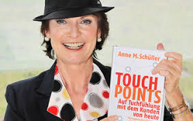 &quot;Das Ziel <b>des externen</b> Touchpoint Managements: eine ‚Lovemark&#39; zu werden, <b>...</b> - anne_m_schueller_touchpoints_mit_Buch_339x213