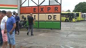 Mesmo com fim da greve geral, rodoviários do Expresso Rei de França, antiga 1001, continuam paralisados