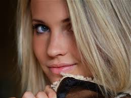 Descargar gratis Emilie Marie Nereng, belleza <b>blanco, rubio</b> Fondos de <b>...</b> - 538874_emilie_marie_nereng_white_beauty_blond_2056x1542_(www.GdeFon.ru)