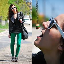 Alexandra Per - Ray Ban Sunglasses, Abataba Hamburguer Pendant, Queens Wardrobe Leather Jacket,. HYPE 369. Abataba Hamburguer Pendant, Queens Wardrobe ... - 1200430_lookbooklovelypepa8