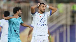 Farsnews | فرصت‌سوزی استقلال به نفع پرسپولیس و تراکتور