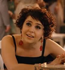 On the April 5th episode of NBC&#39;s hit show, Parenthood, Mae Whitman who plays Amber Holt, went to her senior Prom with a blind date. - MaeProm4-16_250h