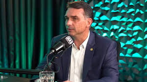 Flávio Bolsonaro vence em 2º turno contra Lula, diz pesquisa