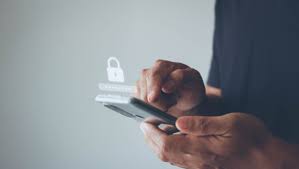 Double authentification : la protection réputée quasi-infaillible vient d'être contournée par une IA