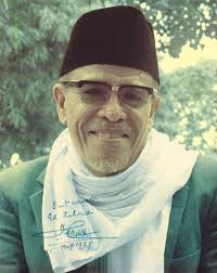 Nama:Haji Abdul Malik Karim Amrullah Panggilan:Buya Hamka Lahir:Molek Maninjau, Sumatera Barat, 17 Februari 1908. Meninggal:Jakarta, 24 Juli 1981 - 1974hamka