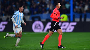 Polémica en Libertadores: VAR anula gol de Rojo y Racing avanza - Imagen ilustrativa del artículo