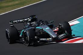 F1: Russell lidera 1-2 da Mercedes no TL1 do Japão; Bortoleto P11