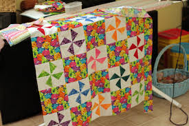 Résultat de recherche d'images pour "pinwheel quilt patterns"