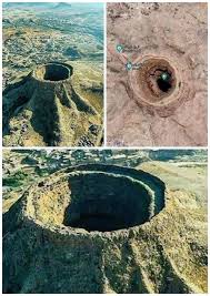 This mᴀssive circular formation is known as Jabal al-Radhwa Crater, located near the city of Taif in Saudi Arabia. Its eerie, symmetrical shape and dramatic vertical drop have sparked widespread fascination—and plenty