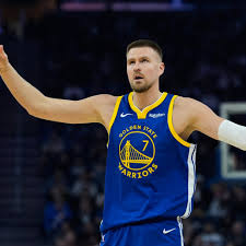 Warriors get major update on Porzingis ahead of Suns game