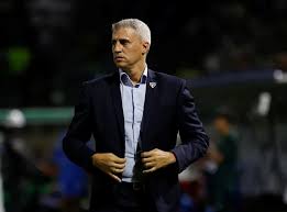 São Paulo anuncia saída de Hernán Crespo do comando técnico do clube