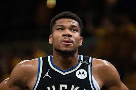 Giannis Antetokounmpo Sends Cryptic Six-Word Message on NBA Trade Rumors