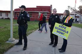 ¡Regreso Polémico! ¿Habrá Policías en Colegios de Santa Rosa? ¡URGENTE!
