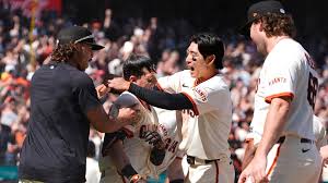 Yaz Splashes Walk-Off Homer to Win It for Giants in 10th