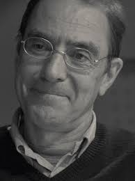 Paulo Varela Gomes, nascido em 1952, foi professor dos ensinos secundário e superior até se reformar em 2012, autor de artigos e livros da sua área de ... - ac4nDy%2BR7PTefv%2BAiYspwO55U%3D