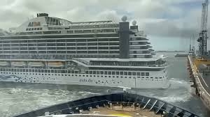 Taue platzen – Gangway stürzt: Unwetter sorgt für Kreuzfahrt-Chaos in Le Havre — T-Online