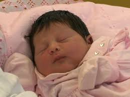 Luiza Vitória nasceu à 00h49 desta quarta-feira (1º), em Vila Velha. (Foto: Reprodução/TV Gazeta) - primeiro_nenem_2014_01_01