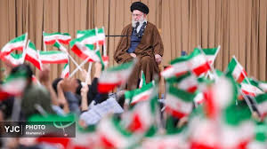 تحریف ماجرای تسخیر لانه جاسوسی از سوی آمریکا به روایت رهبر انقلاب + فیلم