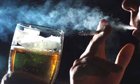 Resultado de imagem para Mantenha-se o mais longe possível de substâncias nocivas, como o cigarro E BEBIDAS ALCÓLICAS