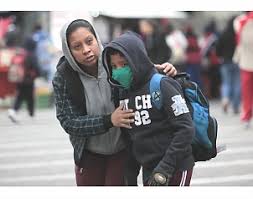 Resultado de imagen para fotos de alumnos con frio y abrigados