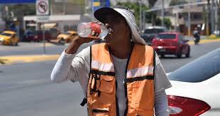Exigen medidas urgentes de protección laboral ante ola de calor en Coahuila