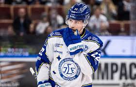 Åkte ur med Leksand - skriver långt kontrakt i Djurgården