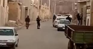 نیرو‌های امنیتی پس از محاصره روستای چنار اسد‌آباد در همدان صد‌ها نفر را بازداشت کردند