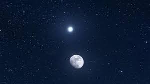 اقتران هلال القمر بعنقود الثريا يزين سماء العالم العربي فجر 11 يوليو