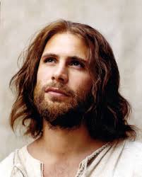 We see Jesus as having more J.Lo-esque locks. It should be shoulder-length and chestnut. With honey highlights. VaidienGiesu (15).jpg. Jeremy Sisto, Jesus - VaidienGiesu%2520(15)